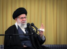 از ملّت فلسطین حمایت می‌کنیم، دفاع می‌کنیم، می‌گوییم هم که دفاع می‌کنیم؛ به هر طریقی بتوانیم از ملّت فلسطین دفاع می‌کنیم