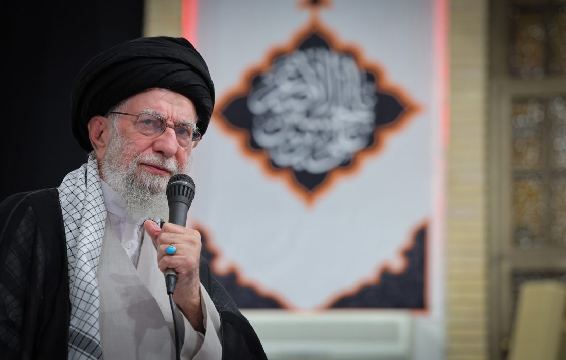 ملّت ایران به توفیق الهی، دین خود را و دانش خود را رها نخواهد کرد و به فضل الهی و به کوری دشمن خواهیم توانست ایران را به اوج ترقّی و اوج افتخار برسانیم