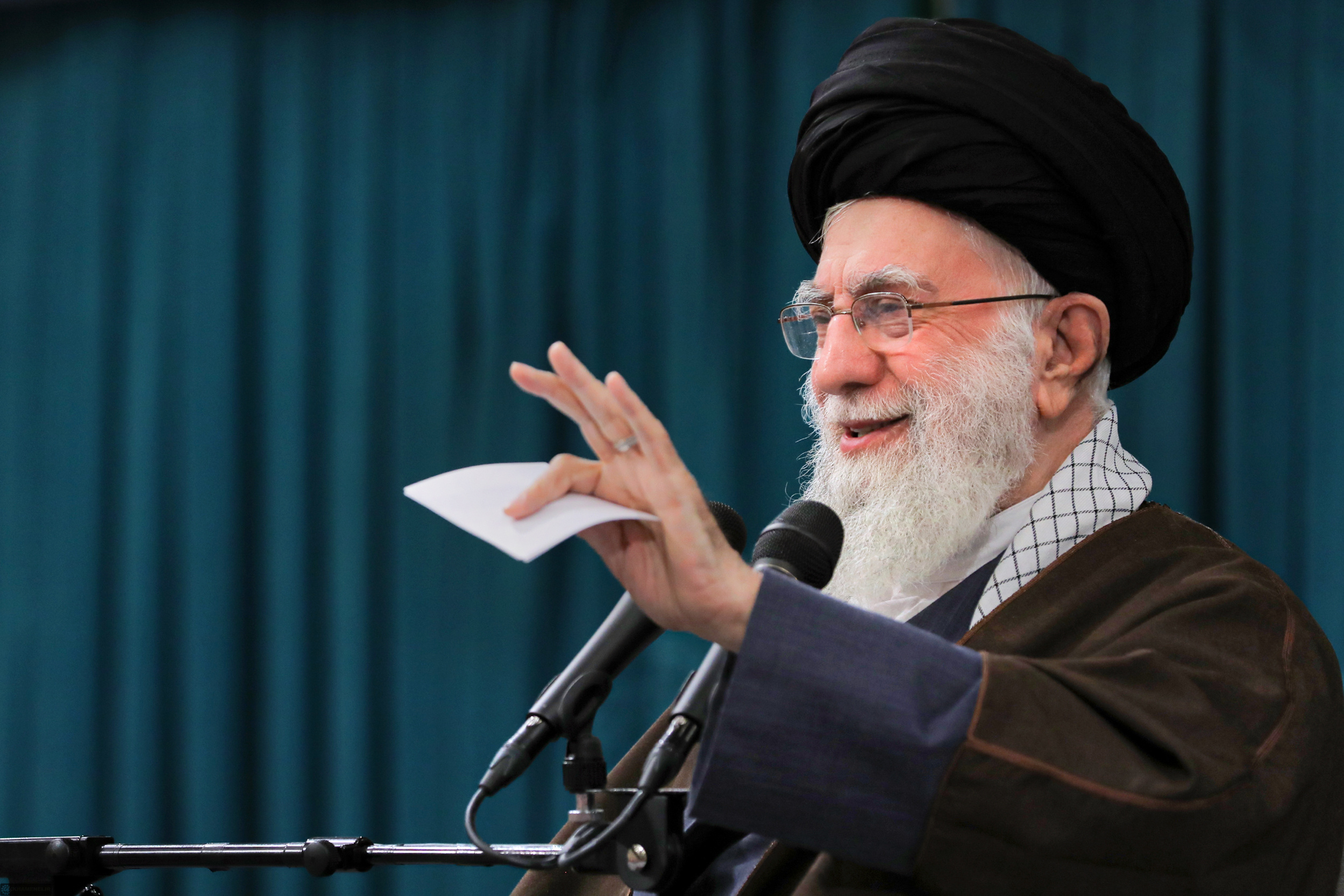 انتخابات، دشمن را مأیوس می‌کند