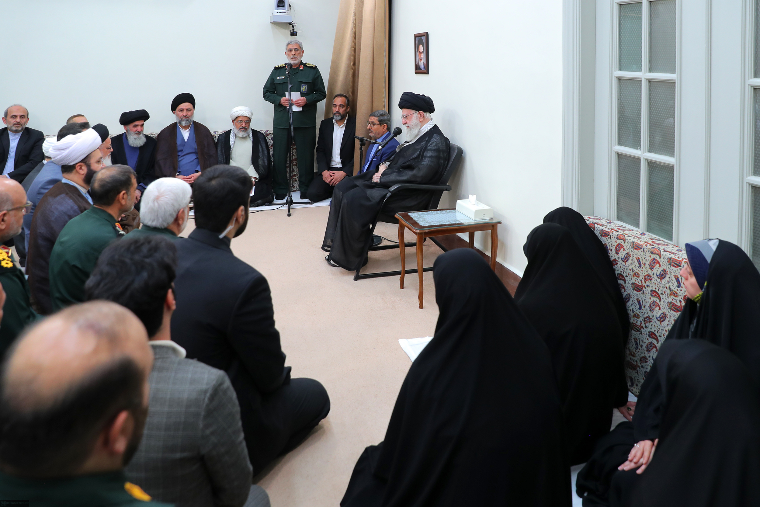 حضور مدافعان حرم ثابت کرد انقلاب اسلامی قدرت بازآفرینی و استمرار همان شور و حماسه‌ی اوّل انقلاب را دارد